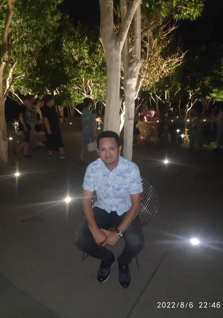 Я Donni, 39, из Парижа, ищу знакомства на одну ночь