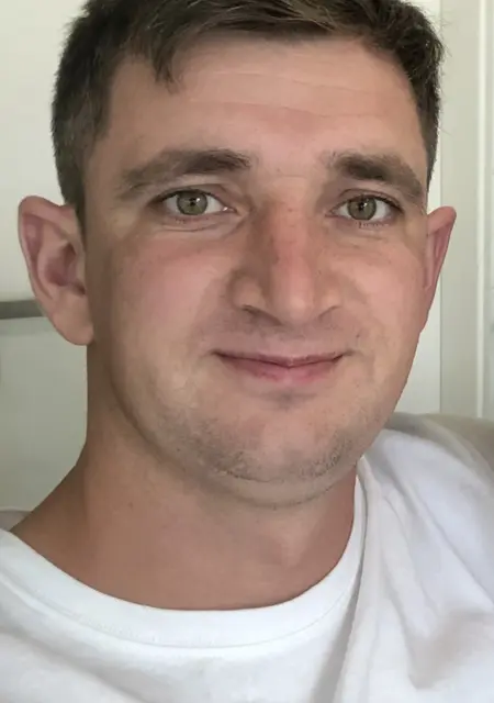 Андрей из Сан-Жулиан-ду-Тожал, мне 34, познакомлюсь без обязательств