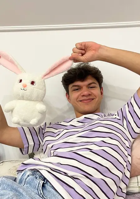 Я Demba, 20 років з Львова, шукаю знайомства на одну ніч