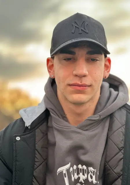 Я Michele, 21, знакомлюсь без обязательств в Лукке