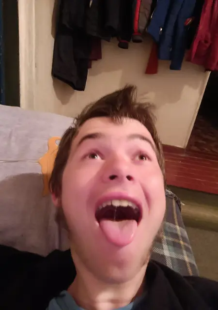 Я Жека, 81 років з Новопскова, шукаю знайомство для приємного проведення часу