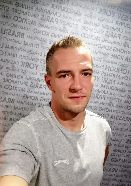 Maxim из Кривого Рога, мне 33, познакомлюсь на одну ночь