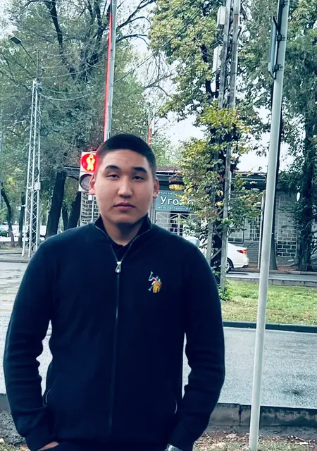 Soy Dastan, 19 años, conociéndome para relación sin ataduras en Sabadell