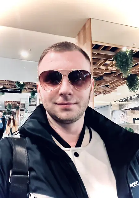 Dima з Макіївки, шукаю на сайті знайомства на одну ніч