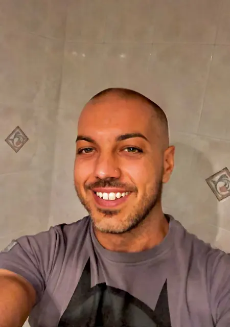 Я Miky, 43, из Турина, ищу знакомство для приятного времяпровождения