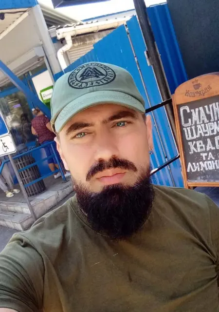 Николай из Киева, мне 39, познакомлюсь для приятного времяпровождения