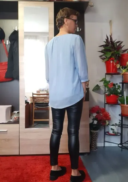 Я Gaby, 41, знакомлюсь в Бухаресте