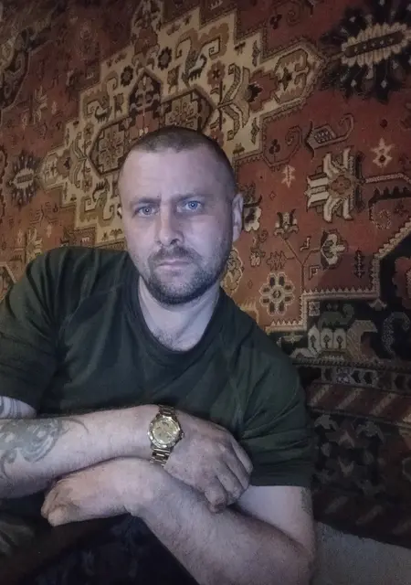 Я Артём, 42, из Алчевска, ищу знакомства на одну ночь