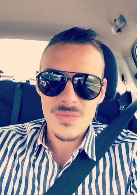 Kevin из Парижа, мне 34, познакомлюсь