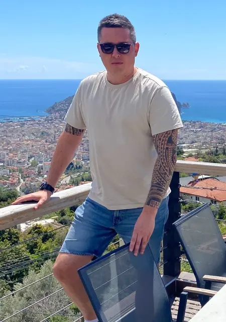 Александр из Анталии, мне 37, познакомлюсь для приятного времяпровождения