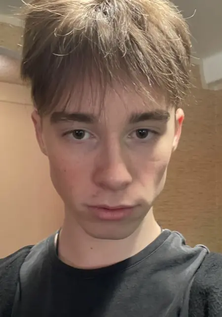 Я Егор, 19 років з Харкова, шукаю знайомство для дружби