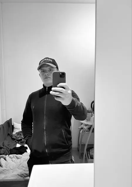 Я Олександр, 28 років, знайомлюсь без зобов'язань у Києві