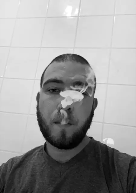 Antoine из Сержи, мне 25, познакомлюсь для дружбы