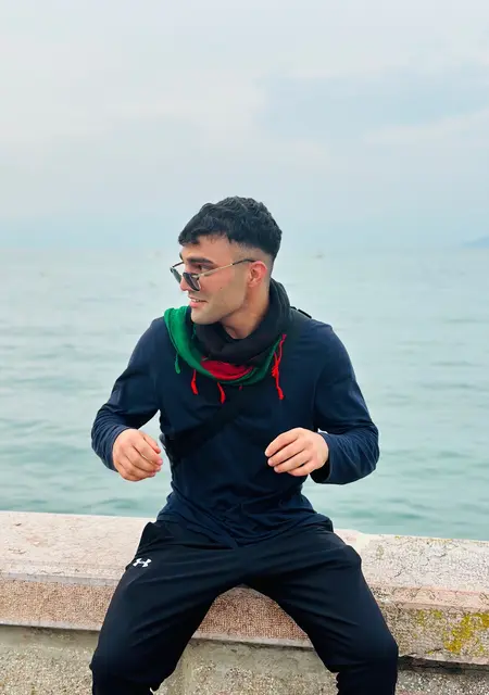 Я Nassratullah, 21, знакомлюсь для вирта в Мюнхене