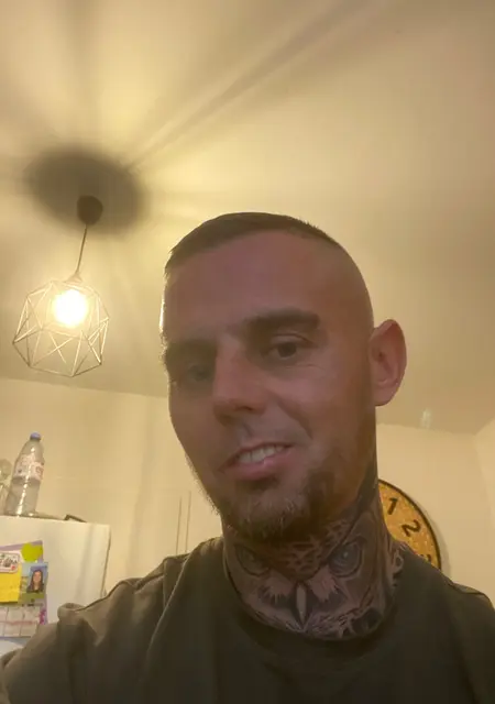 Я Aurel, 36, из Парижа, ищу знакомства без обязательств