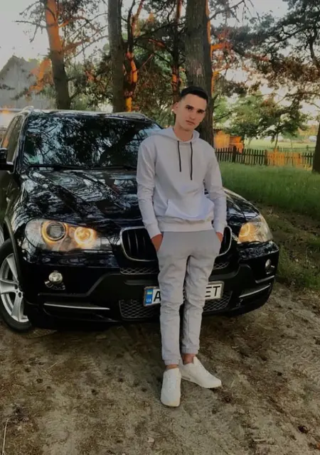 Сергій из Ровно, мне 29, познакомлюсь на одну ночь