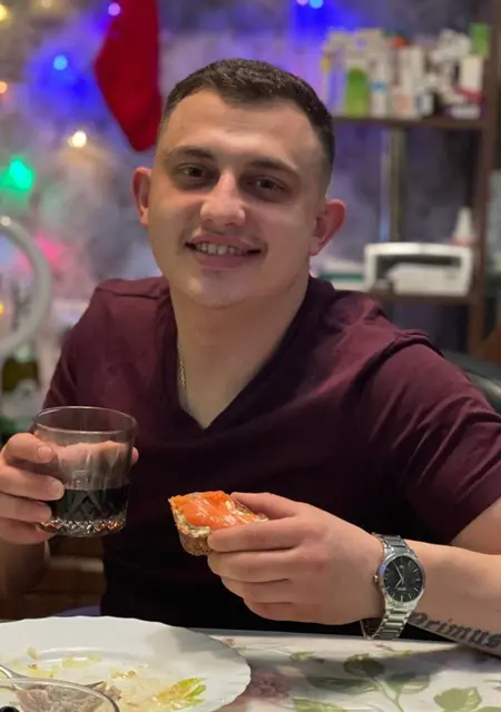 Я Vladislav, 25 років, знайомлюсь для приємного проведення часу у Києві