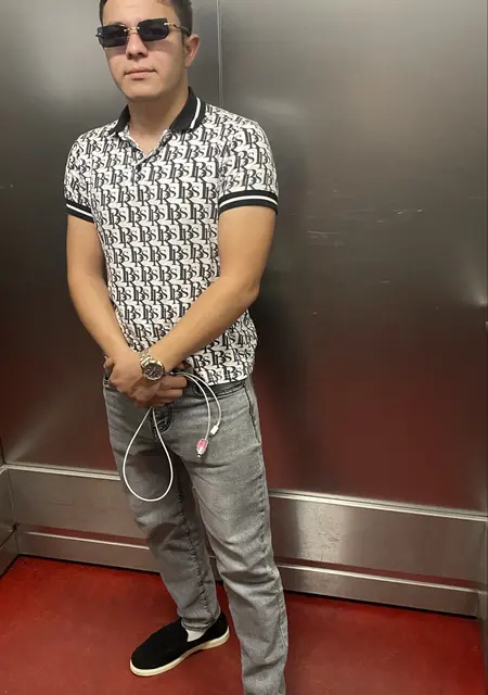 Vasyl из Энсхеде, мне 20, познакомлюсь для общения