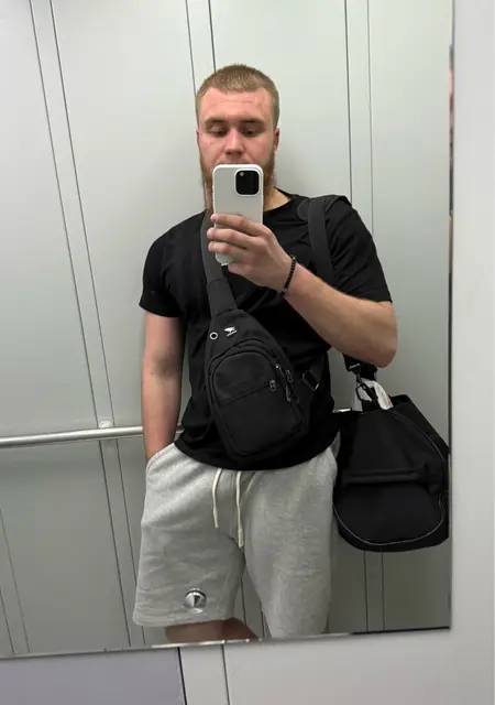 Василий из Амстердама, мне 28, познакомлюсь на одну ночь