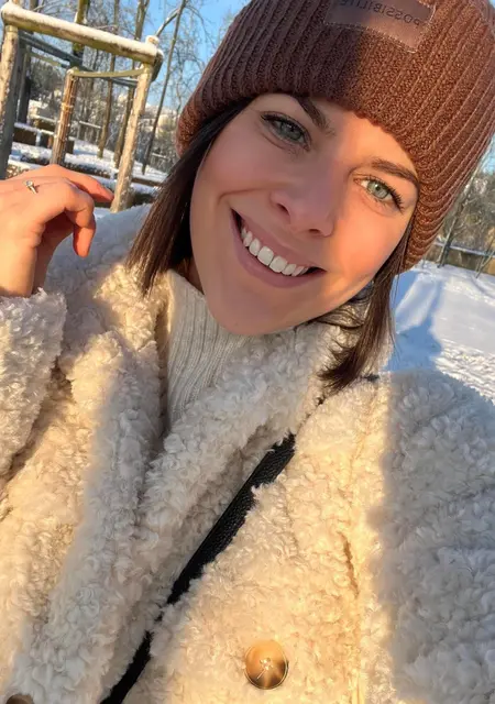 Caroline из Парижа, ищу на сайте общение