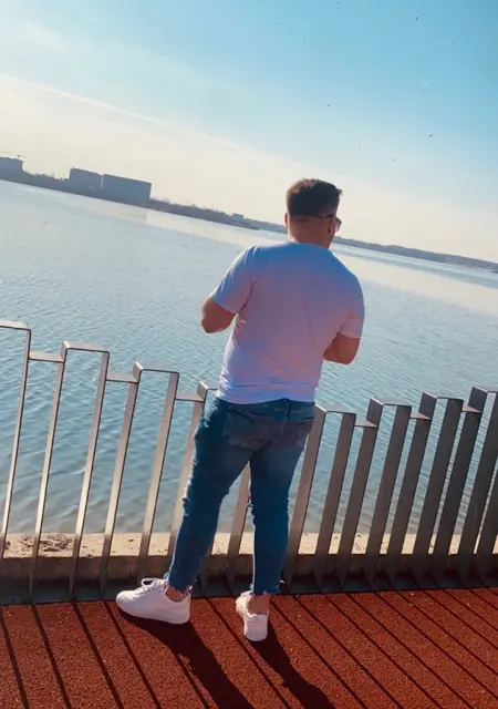 Я Laurentiu, 40, из Брашова, ищу знакомство для постоянных отношений