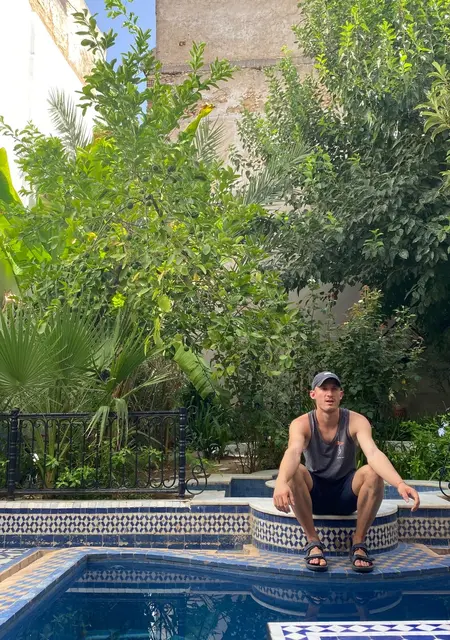 Soy Paco, 29 años, conociéndome para relación sin ataduras en Valencia