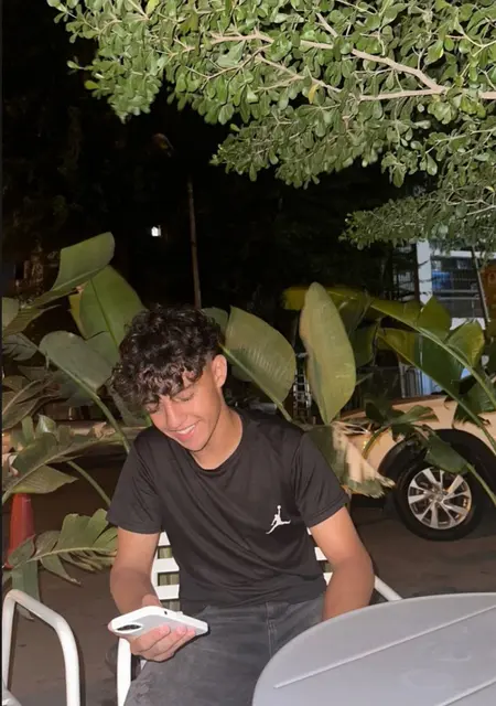 Я Solly, 18, знакомлюсь для дружбы в Каире