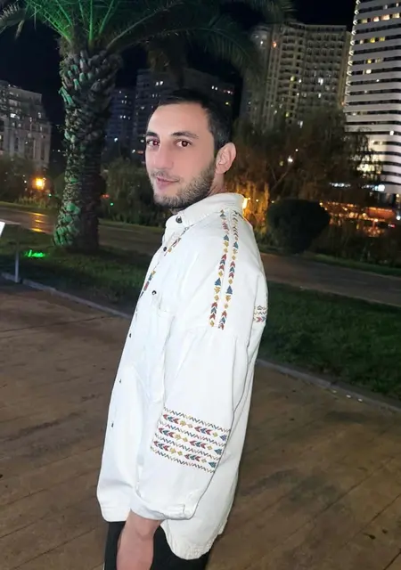 Gio из Гааги, ищу на сайте знакомства на одну ночь