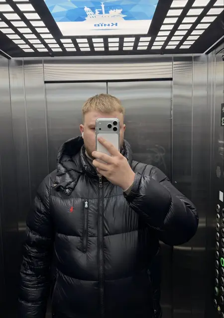 Денис из Киева, ищу на сайте знакомства на одну ночь