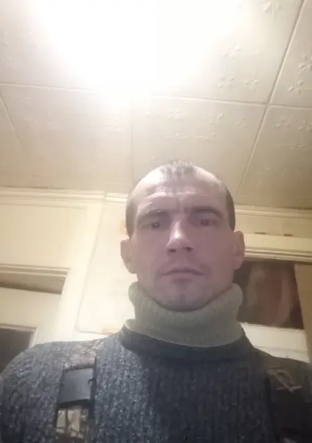 Я Денис, 43, знакомлюсь на одну ночь в Жодино