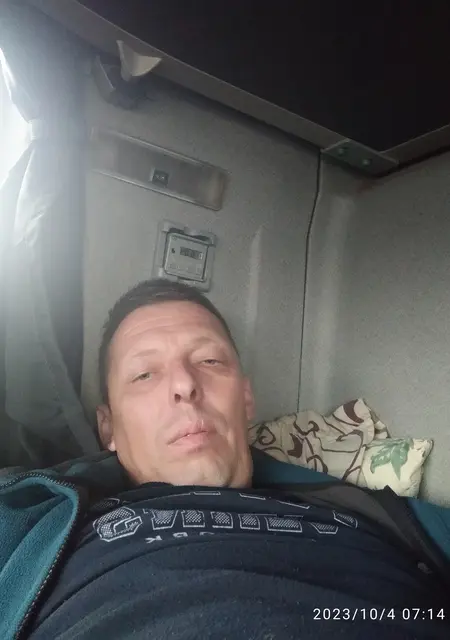 Я Alecsandr, 46, из Киева, ищу знакомства без обязательств