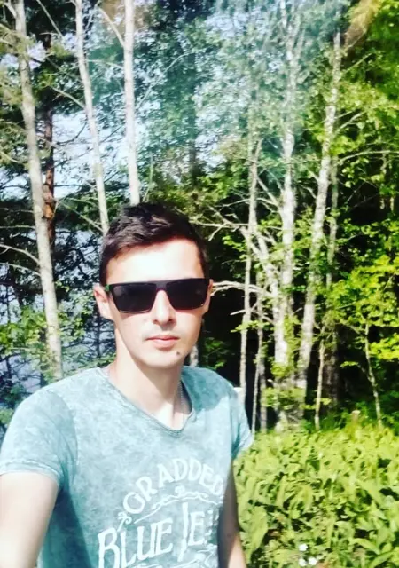 Soy Boria, 29 años de Granada, busco conocer gente para viaje