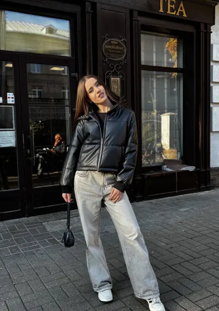 Я Лена, 19, из Гомеля, ищу знакомство для постоянных отношений