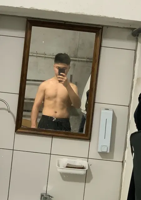 Я Дастан, 21, из Стокгольма, ищу знакомства на одну ночь