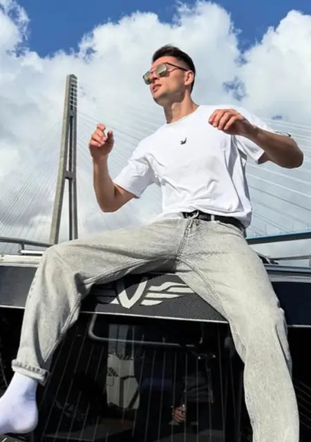 Я Ivan, 32 років з Львова, шукаю знайомства без зобов'язань