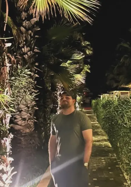 Дашгын из Измира, мне 25, познакомлюсь для общения