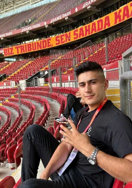 Ozi из Измита, ищу на сайте общение