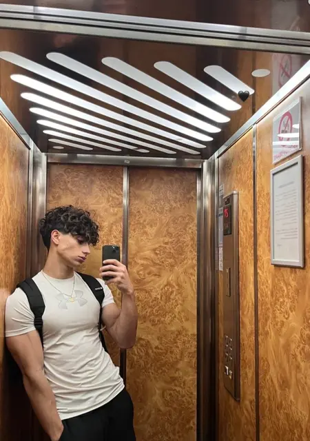 Hubert из Вроцлава, мне 21, познакомлюсь для вирта