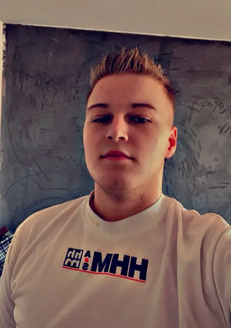 Dominik из Варшавы, ищу на сайте знакомства на одну ночь