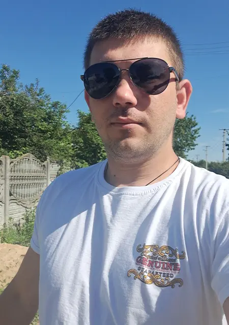 Я Витя, 32 років з Каховки, шукаю знайомства без зобов'язань