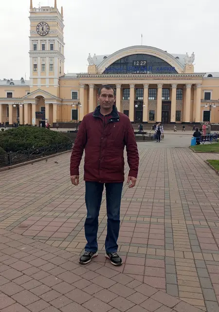 Я Виктор, 49 років з Балаклії, шукаю знайомства без зобов'язань