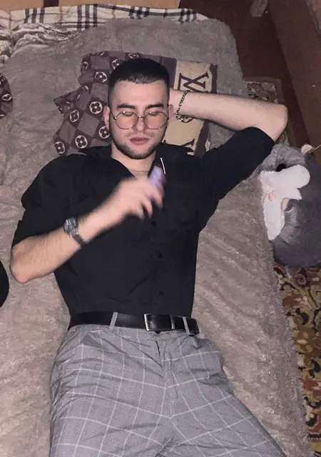 Я Владислав, 20 років з Сум, шукаю знайомство для приємного проведення часу