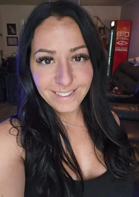 Soy Marie, 42 años de Madrid, busco conocer gente para relación a largo plazo