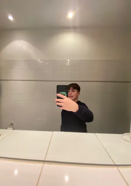 Я Mustaf, 25, из Гамбурга, ищу знакомства на одну ночь