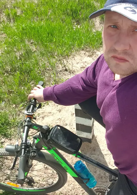 Я Святослав, 36, из Дятлово, ищу знакомства без обязательств