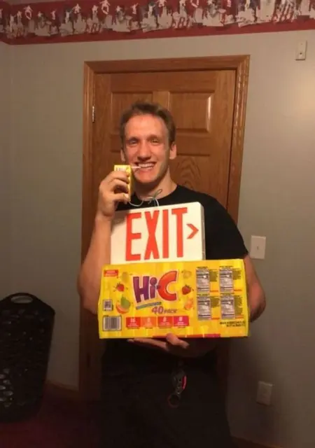 Я Vladimr, 23, из Праги, ищу знакомство