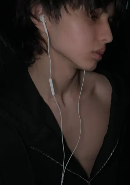 Я Savv, 18, из Берлина, ищу знакомство для приятного времяпровождения