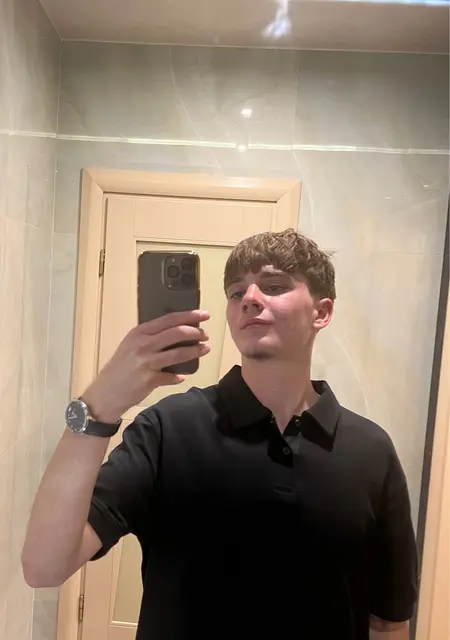 Я Антон, 18, из Александрии, ищу знакомство для вирта