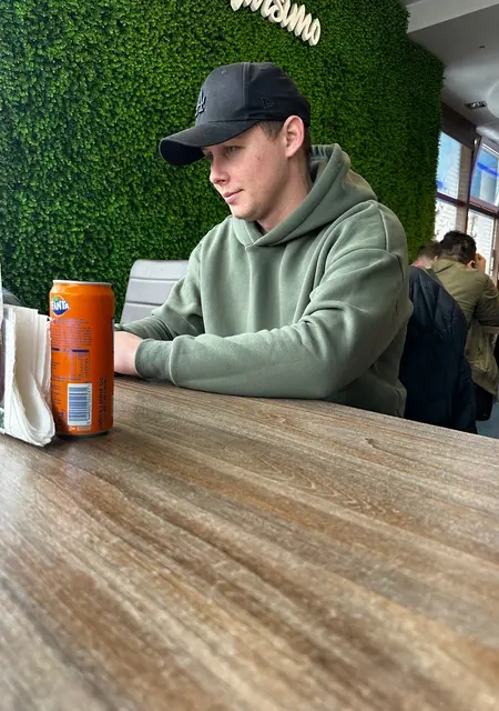 Vlad из Антверпена, ищу на сайте знакомства на одну ночь