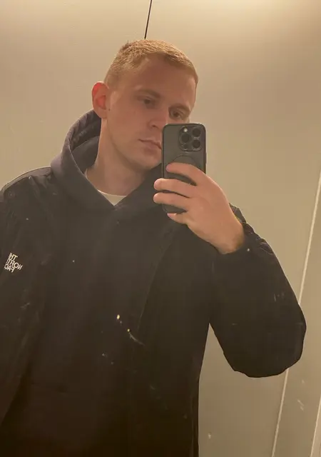 Дмитрий из Софии, мне 23, познакомлюсь для приятного времяпровождения